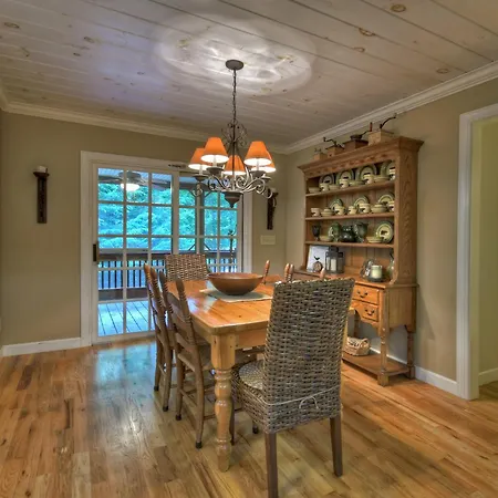 Southern Living Cottage Cozy Up By The Fire Relax On The Porch And Enjoy Peaceful Surroundings